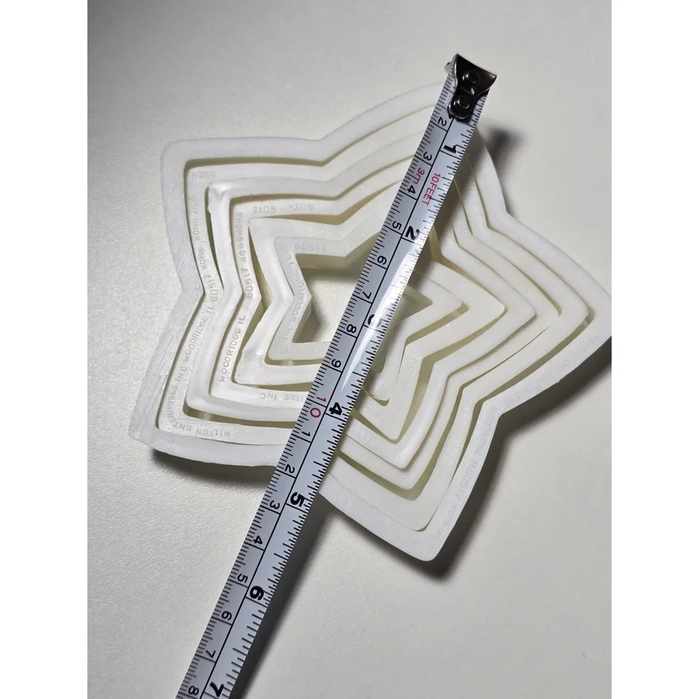 Wilton White Nesting Stars Cookie Cutters 6 Piece Set Made in Hong Kong 2-5 Inch